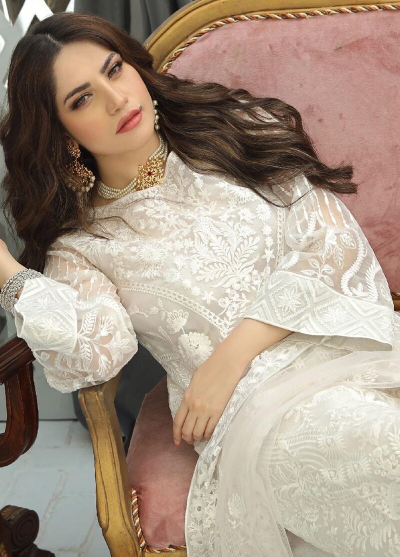 PARTY SUIT WORN BY NEELUM MUNIR - Image 3