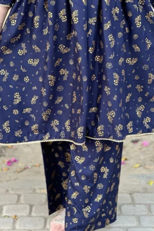 Small Flower Printed Suit Pcs Stitched Suit Stone Winter Linen Suit Winter Collection (blue)