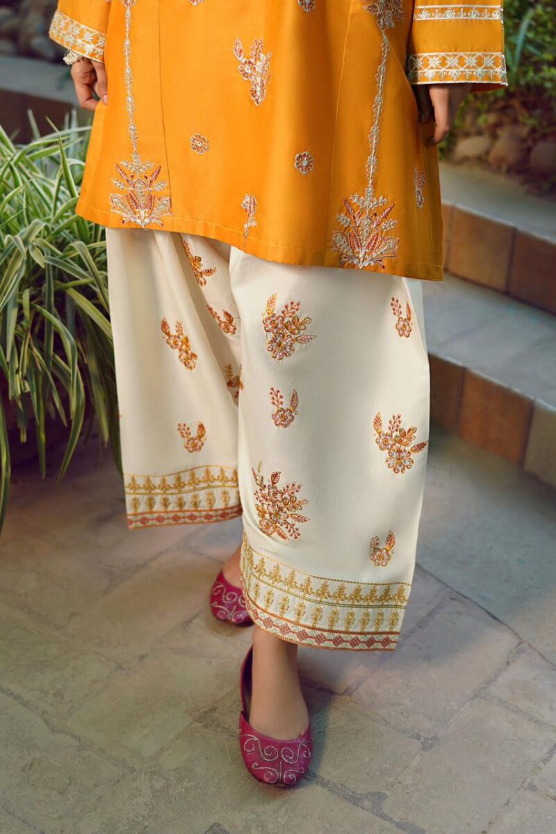 Presenting Urge Brand Luxury 2pc Embriodered Collection - Image 3