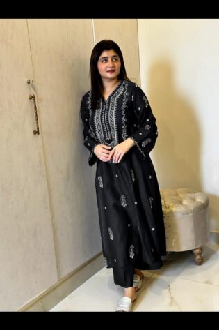 Something New & Luxury in 2PC Presenting Umzay Brand Embriodered Collection