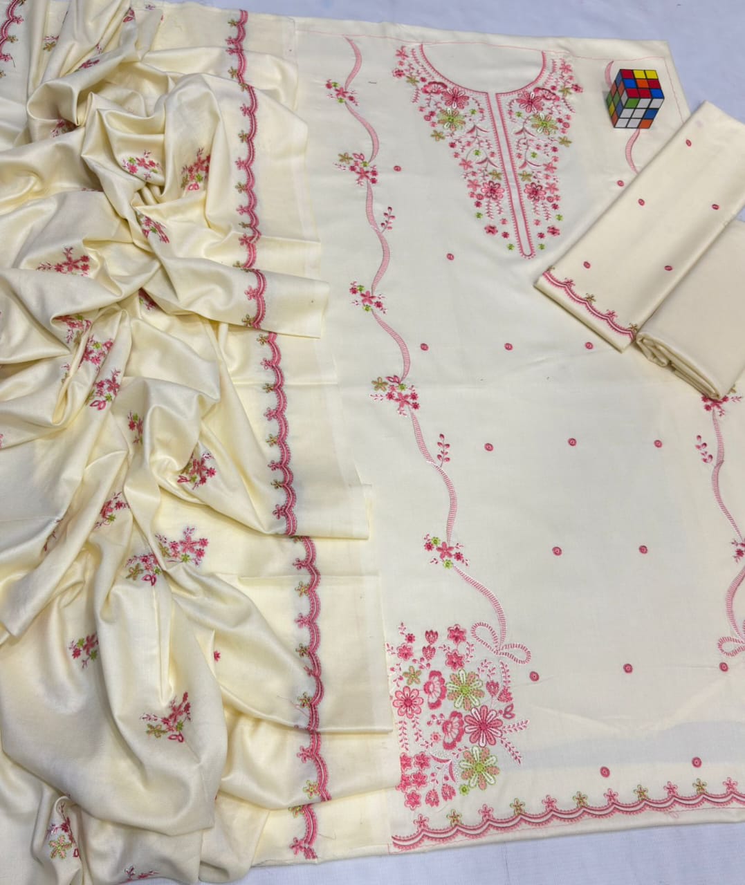 Presenting Laam Premium Brand Luxury Embroidered Article - Image 2