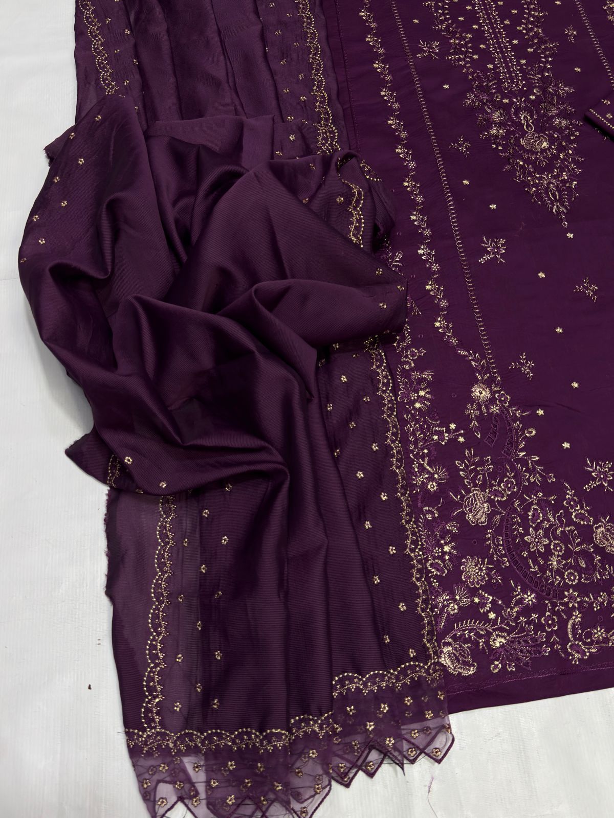 PRESENTING BATIK MOST LUXURY EMBROIDERED HIT CODE - Image 3
